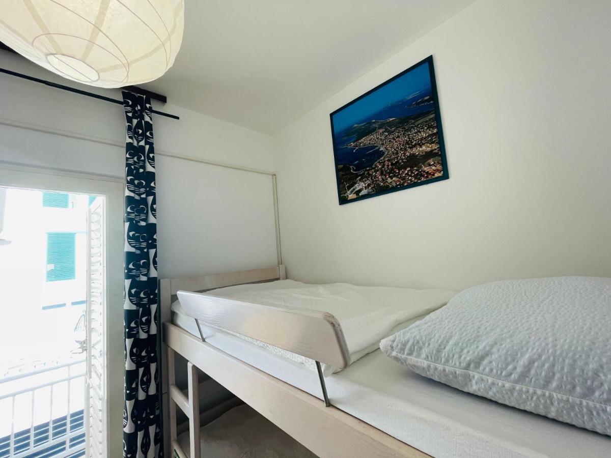 Central Single House With Parking-Top Location! Novalja Exterior photo